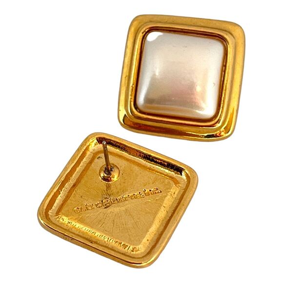Vintage Liz Claiborne Earrings Gold Tone Simulated Pearl Pierced 6Q - Picture 2 of 2
